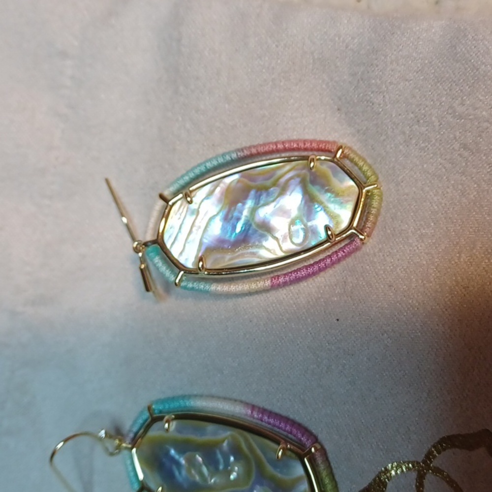 Kendra Scott Threaded Elle Earrings - Picture 4 of 5